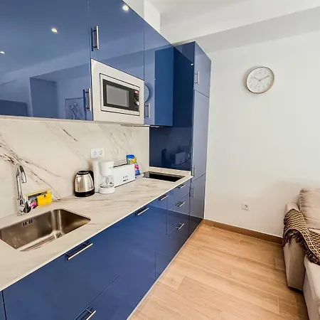 Skol 231 - At Skol Building In Centre With Sea Views Апартаменты *